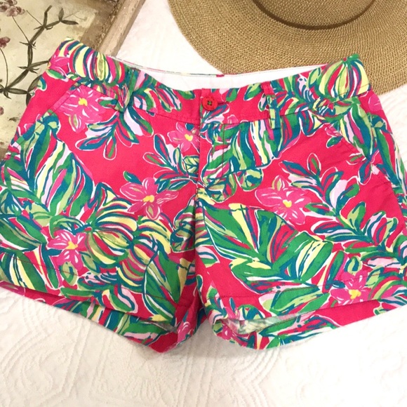 Lilly Pulitzer Tropical Print Callahan Short - Picture 2 of 16